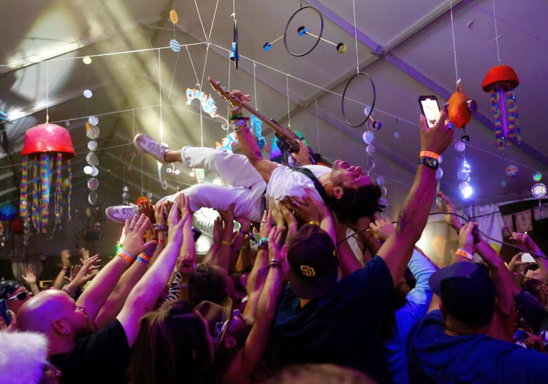 Floyd Kellogg crowd surfing